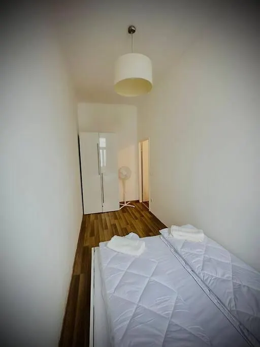 Spacious 2Br Apt, Only 10Min To Westbahnhof Vienna Apartment