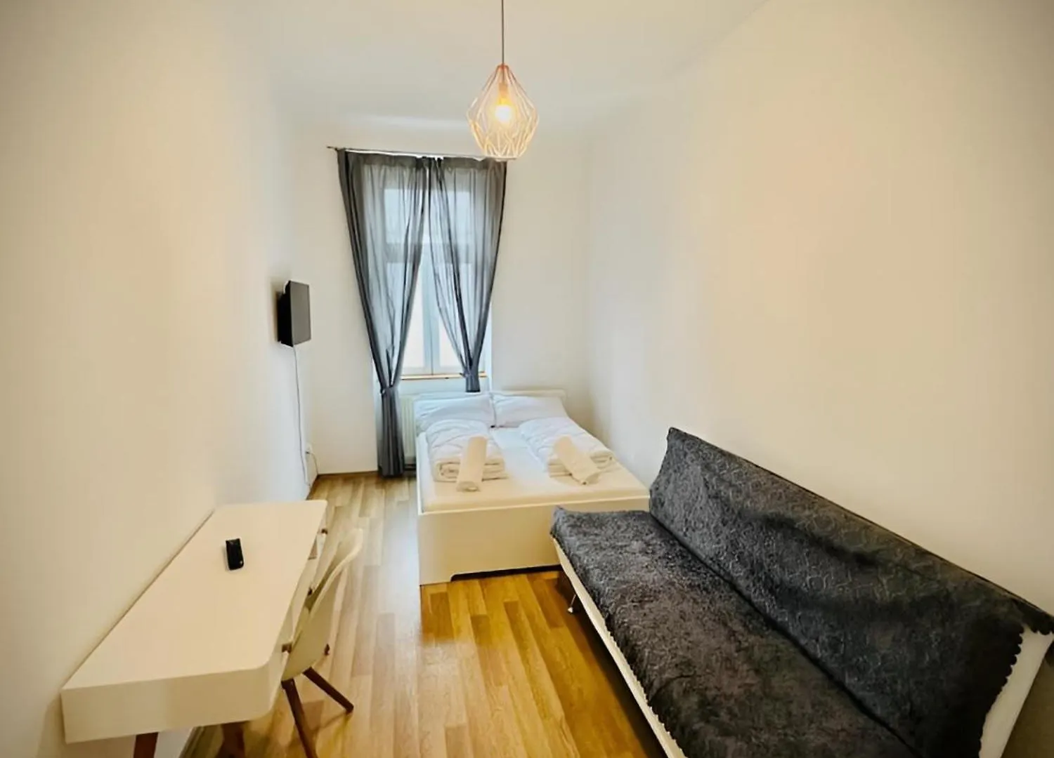 Spacious 2Br Apt, Only 10Min To Westbahnhof Vienna
